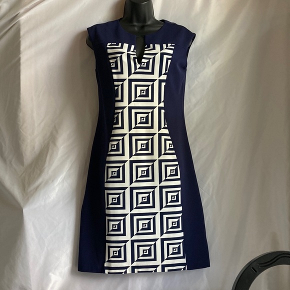 I LE New York Geometrical Bodycon Dress Size 6 - Picture 13 of 13
